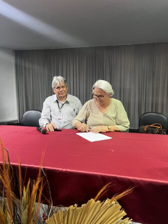 Prefeita de Emas-PB assina Pacto da Primeira Infância