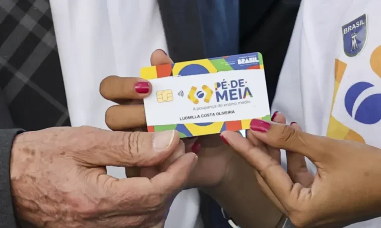 Pé-de-Meia paga parcela por frequência a nascidos em julho e agosto