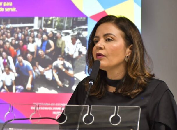 Pollyana bota a cara na TV e critica Cícero por fotos com oposição