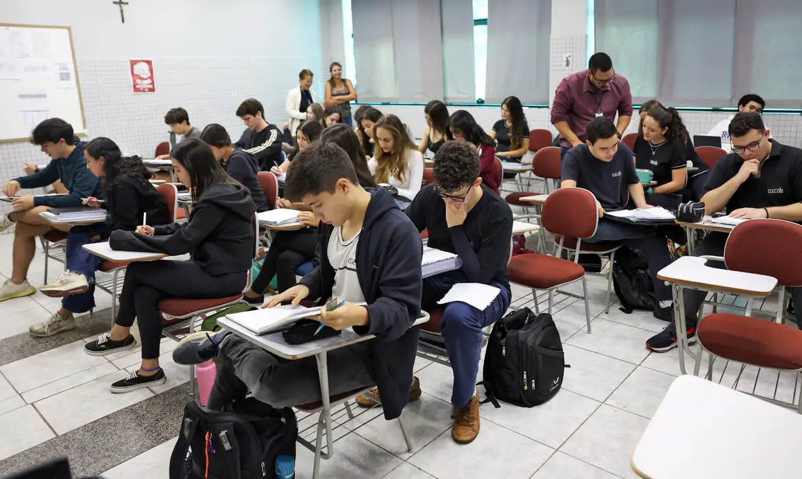Prazo para pagar taxa de inscrição do Enem termina nesta quarta-feira