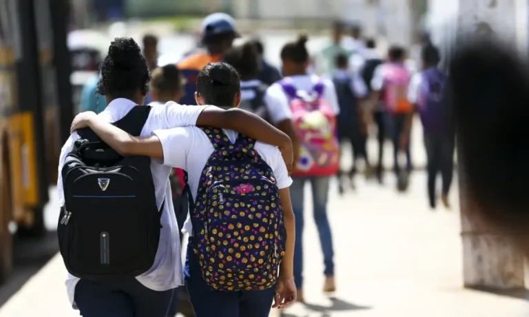 Pé-de-Meia: nascidos em maio e junho recebem hoje parcela de R$ 200