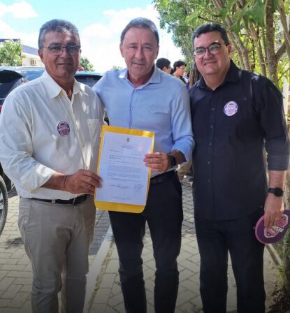 Presidente da Câmara de Emas-PB, se encontra com Deusdete Queiroga e reivindica recursos para o município