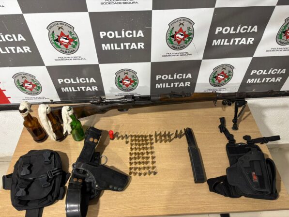 Polícia frustra ataque de grupo criminoso, troca tiros e apreende fuzil