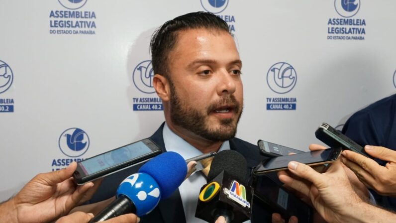 Pai e filho fora do PL: Deputado Caio Roberto segue Wellington e deve anunciar filiação a novo partido