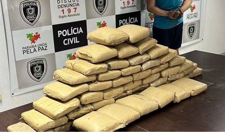 Homem é preso e 52 tabletes de maconha da Colômbia são apreendidos na Grande João Pessoa
