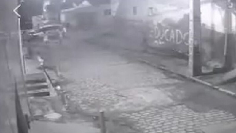 Menina atropelada por policial bêbado tem risco de amputações; estado de saúde é grave