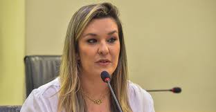 Deputada Camila Toscano desmente apoio à Nabor Wanderley ao Senado