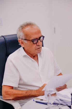 Cícero Lucena reage a críticas de Aguinaldo Ribeiro e diz que o que importa é “vontade do povo”