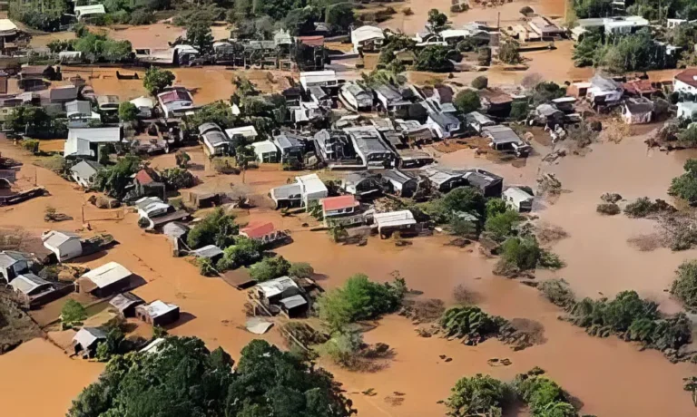 Chuva causa destruição em 34 cidades do Rio Grande do Sul e deixa 500 desalojados