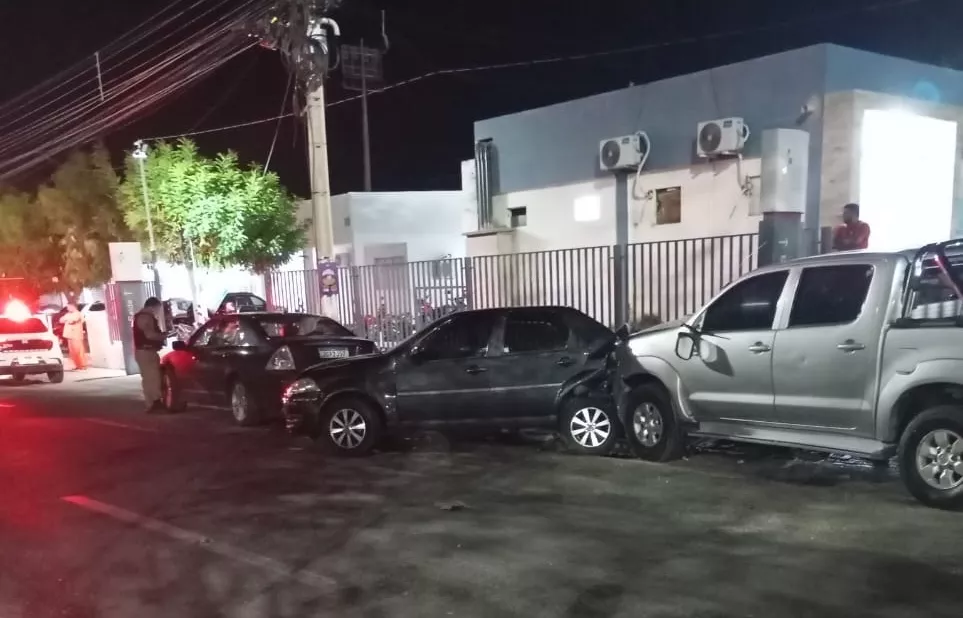 Grave acidente em frente ao Hospital Regional de Patos deixa mulher ferida