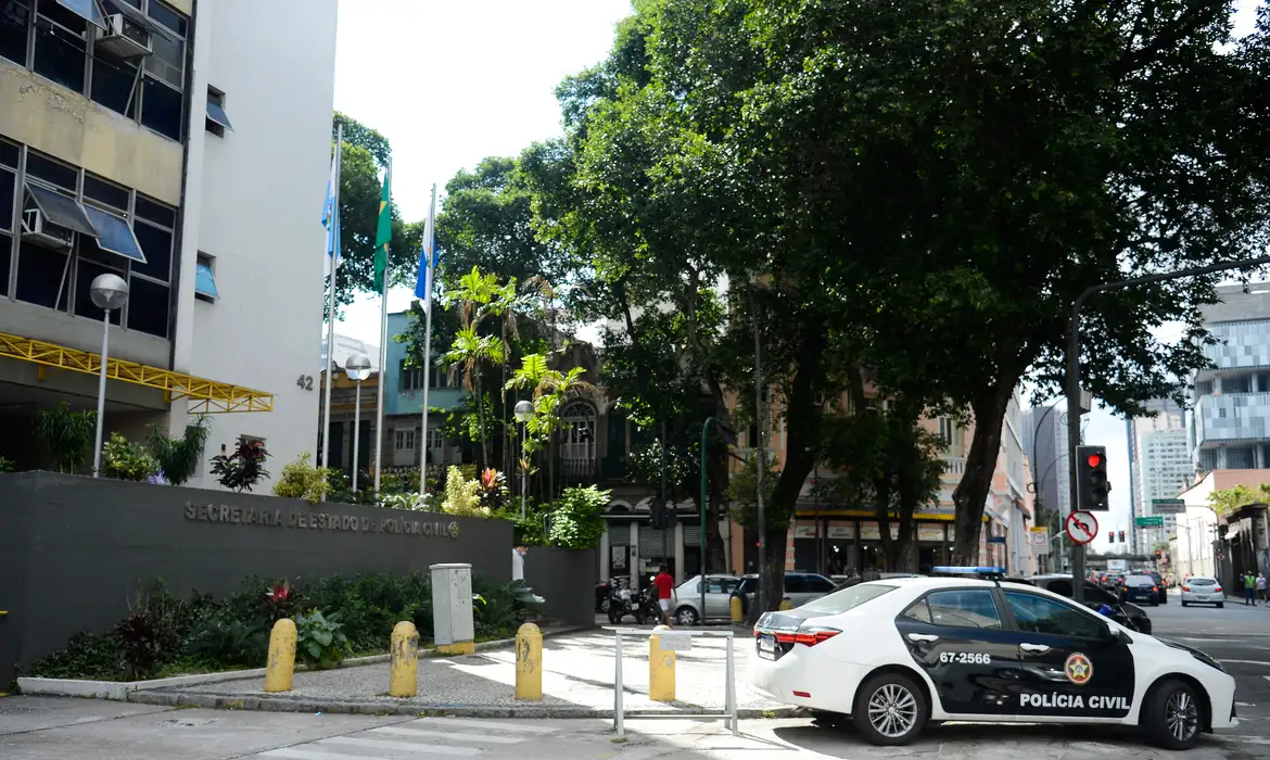 Polícia desarticula aplicativo de transporte imposto por facção