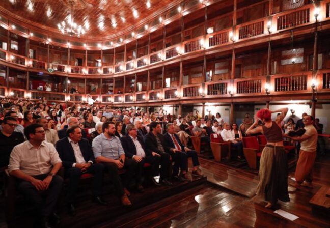 Governador João Azevêdo entrega revitalização do Teatro Santa Roza em João Pessoa