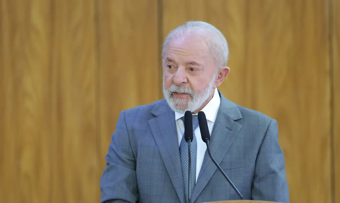 Lula começa a exonerar indicações feitas pelo Centrão