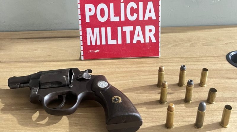Polícia Militar apreende arma com acusado de descumprir medida protetiva