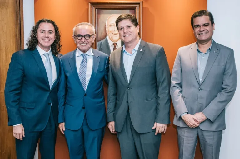 Acompanhado de Veneziano, Cícero é recebido em Brasília pelo presidente nacional do MDB: “reencontro com minha própria história”