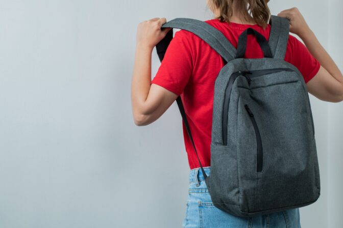 Lei define peso máximo de mochilas escolares na Paraíba; confira