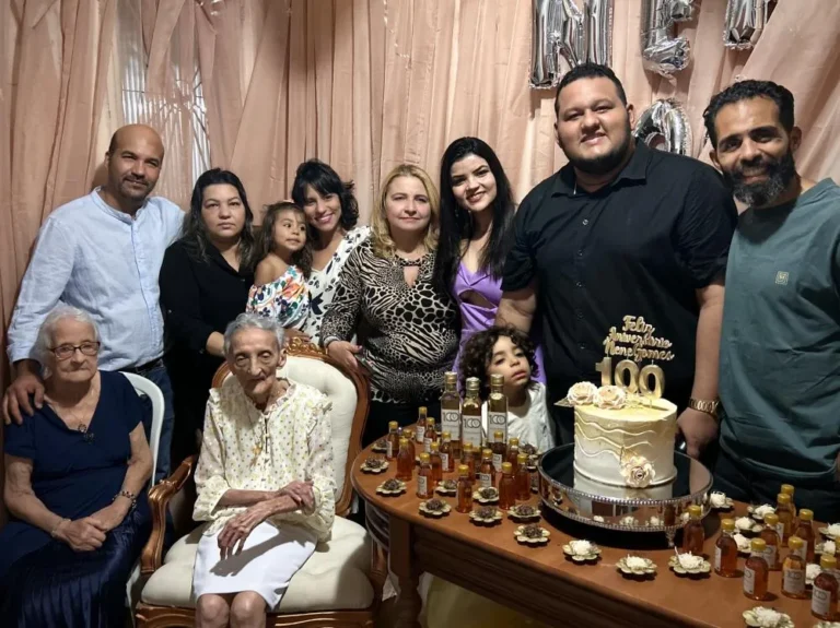Nene Gomes comemora 100 anos de vida ao lado de familiares e amigos em Catingueira
