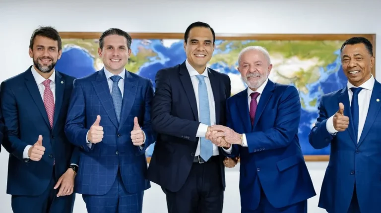 Paraibano Gustavo Feliciano toma posse no Ministério do Turismo nesta terça-feira (23)