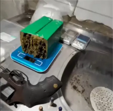 Polícia Militar desmonta ponto de armazenamento de drogas