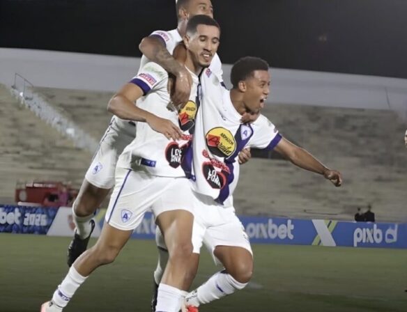 Atlético de Cajazeiras vence Treze em CG e assume quarta posição do Paraibano