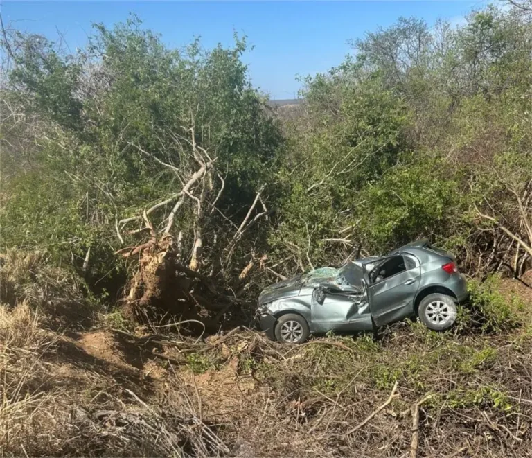 Professor morre após se envolver em acidente entre carro e moto