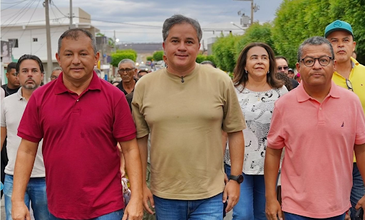 Senador Efraim Filho prestigia festa de São Sebastião ao lado do prefeito Suélio Félix, em Catingueira