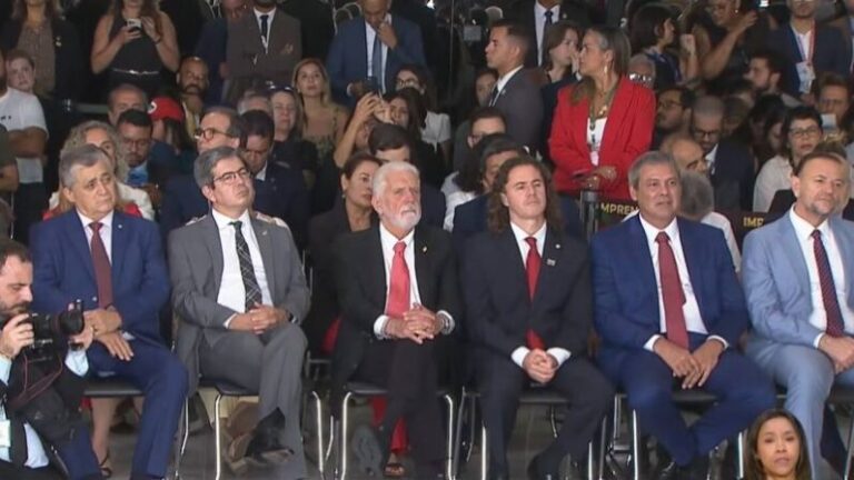 Brasília: autoridades paraibanas participam de ato em defesa da democracia