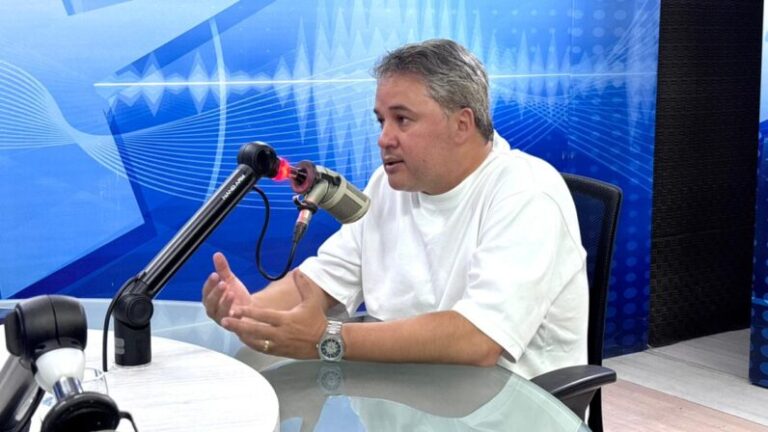 Efraim rasga elogios a Juliana Cunha Lima e diz aguardar resposta sobre convite: “A melhor vice”