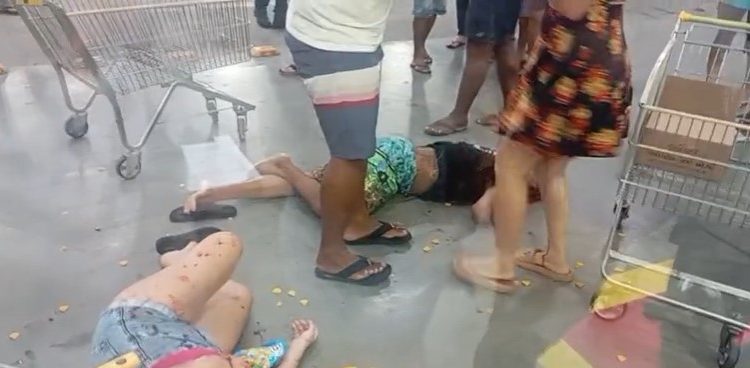 Homem é morto a tiros e mulher baleada em supermercado