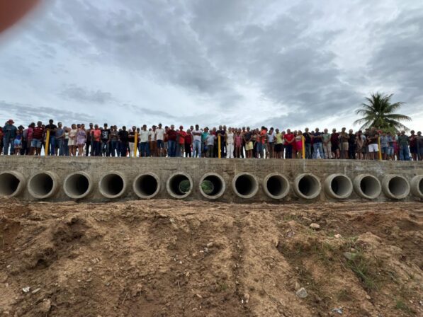 Prefeita de Santana dos Garrotes inaugura passagem molhada no sítio Barrinhos