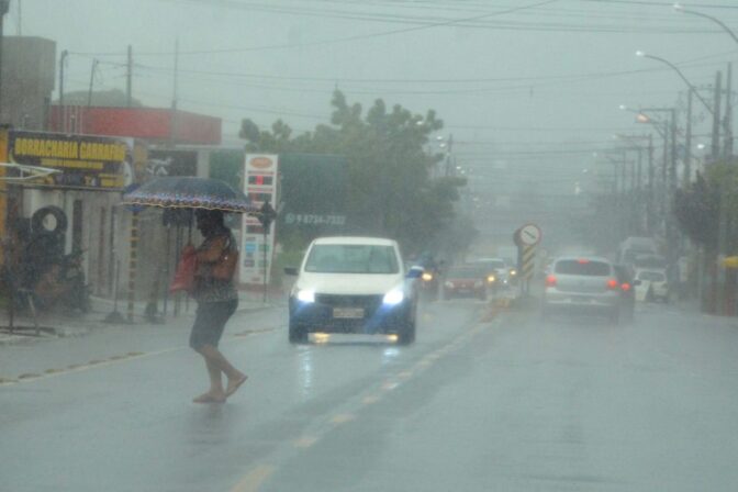 Inmet emite dois alertas de chuvas intensas e ventos de até 100 km/h para toda a Paraíba