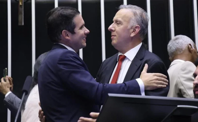 DEU NO BLOG DO LUÍS TORRES: A hegemonia do Republicanos e do PP na guerra pelas vagas de federal e estadual na PB