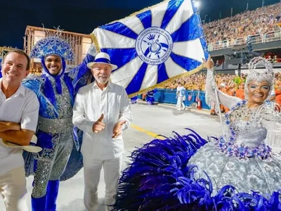 Oposição anuncia conjunto de ações contra homenagem a Lula na Sapucaí