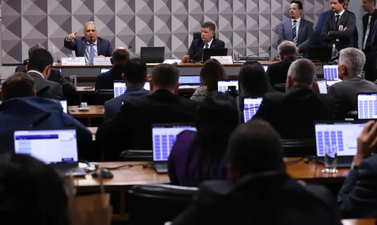 CPMI do INSS ouve ex-noiva de Vorcaro e presidente da Dataprev