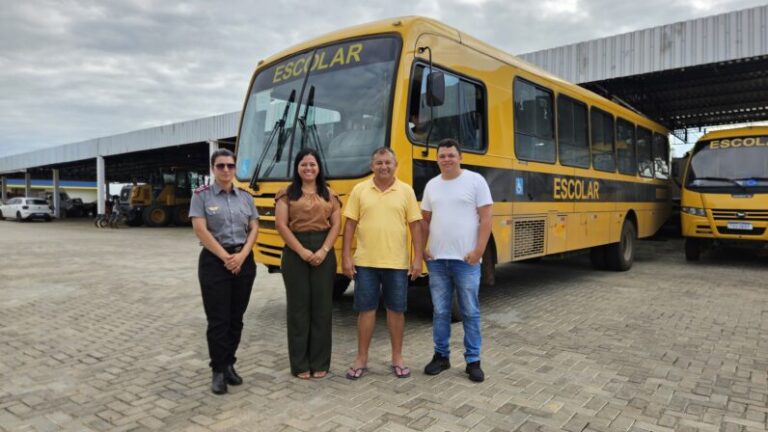 Prefeitura de Catingueira recebe mais um ônibus escolar
