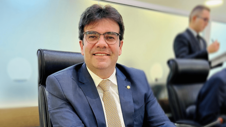 Com presenças de João e Lucas, deputado Eduardo Carneiro se filia ao Progressistas nesta segunda-feira