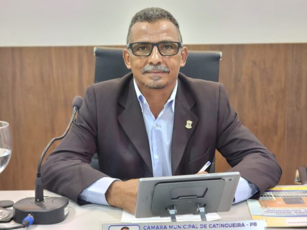 Em Catingueira, vereadores debatem requerimentos, projetos e assuntos que beneficiam a população