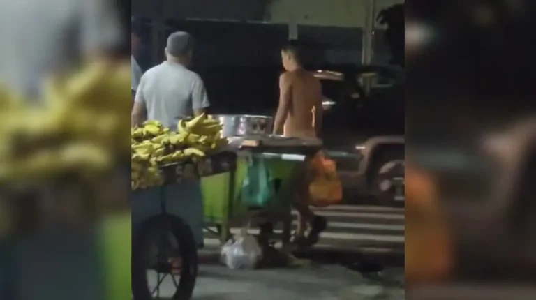 Homem é preso após ser flagrado caminhando pelado