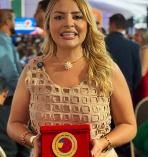 Prefeita Paloma Kenned celebra reconhecimento nacional e destaca avanços na educação de Santana dos Garrotes