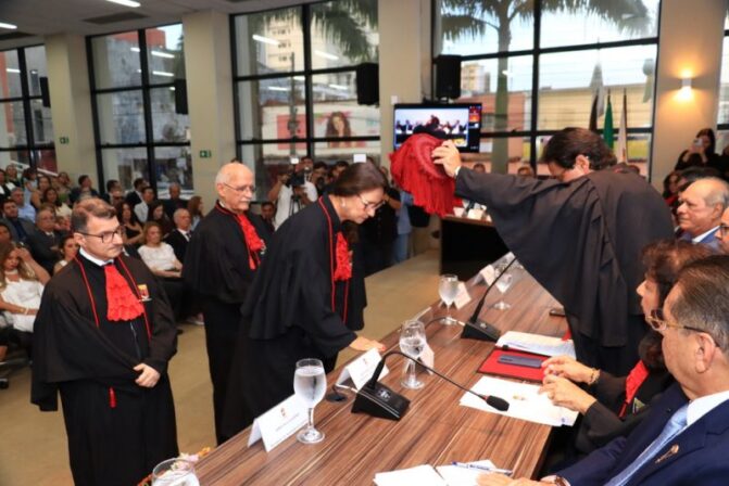 Nova procuradora de Justiça toma posse em sessão do CPJ