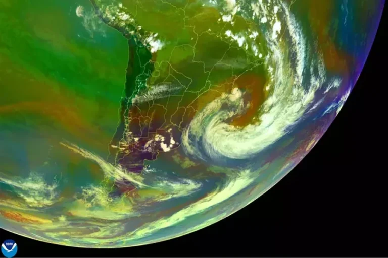 Ciclone extratropical avança sobre o Brasil, traz chuva e ventos fortes