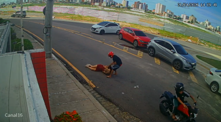 VÍDEO: mulher é agredida e arrastada durante tentativa de assalto em João Pessoa