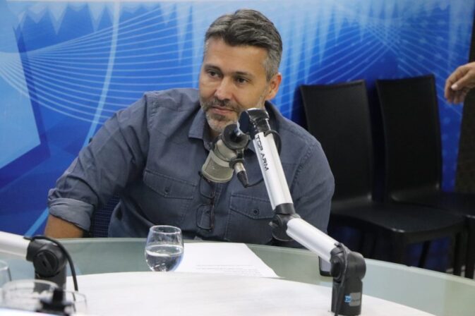 Podemos vai liberar filiados para decidirem sobre apoio a governador na Paraíba, revela Leonardo Gadelha