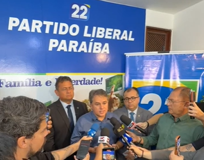 Efraim quer suspender diplomação de Edvaldo Neto e vice, e defende posse de Wallber em Cabedelo