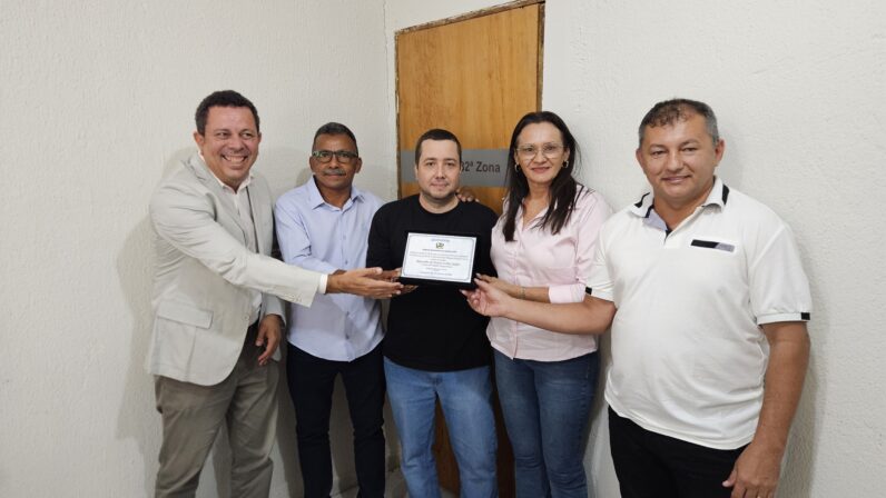Câmara de Catingueira-PB entrega Título de Cidadania ao Chefe do Cartório Eleitoral de Piancó