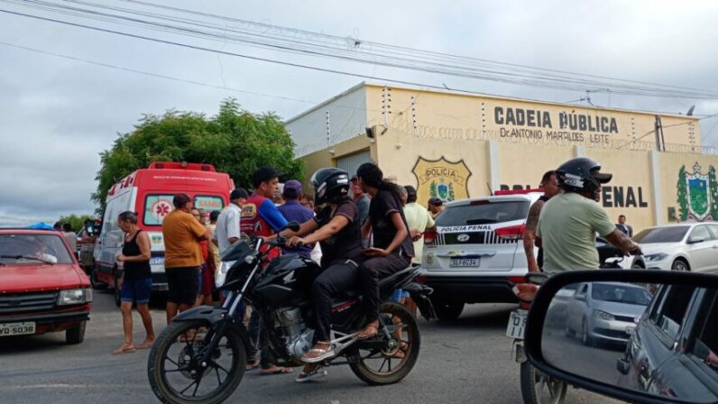 Princípio de rebelião com fogo em colchões é registrado em cadeia de Conceição, na PB