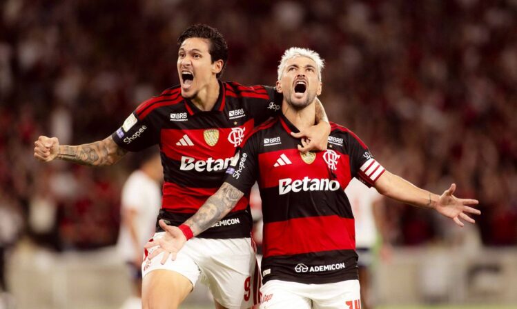 Pedro decide, Flamengo vence Estudiantes e avança na Libertadores