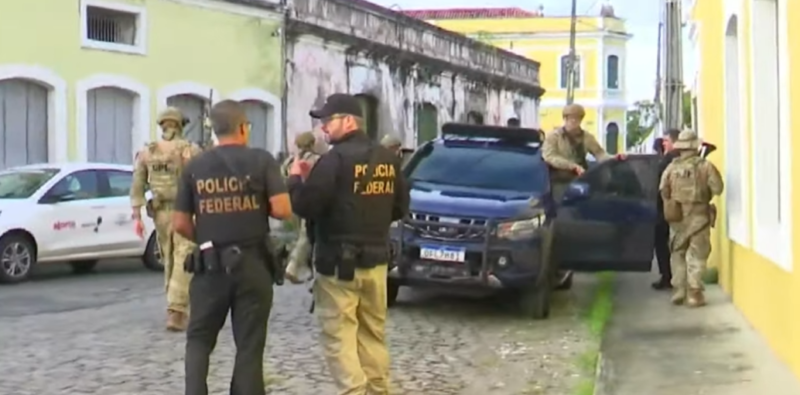 Operação cumpre diversos mandados e mira suspeitos de tráfico de drogas e lavagem de dinheiro na PB