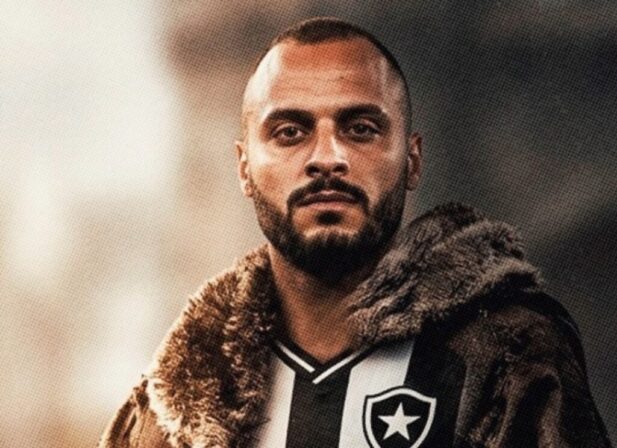 Paraibano Artur Cabral marca três vezes, comanda vitória do Botafogo sobre o Corinthians e celebra hat-trick no Brasileirão