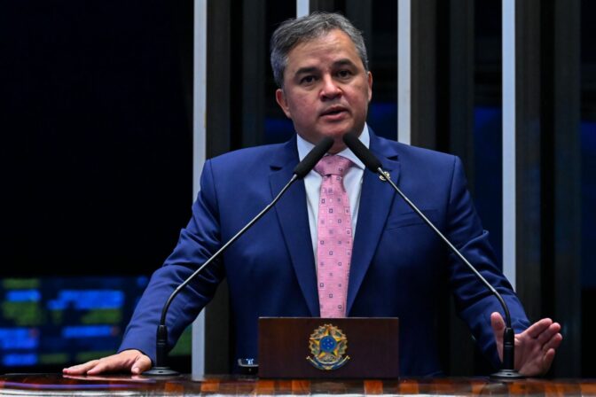 Na tribuna do Senado, Efraim cobra transparência sobre leilão da Cagepa e questiona proposta única em PPP bilionária